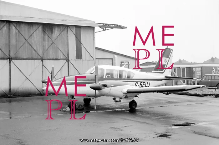: Piper PA-E23 Aztec G-BEUJ : Piper PA-E23 Aztec G-BEUJ