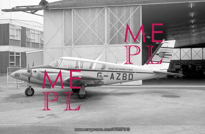 : Piper Twin Comanche G-AZBD : Piper Twin Comanche G-AZBD