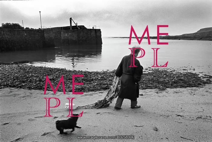 : Pittenweem, Fife, beachcomber : Pittenweem, Fife, beachcomber