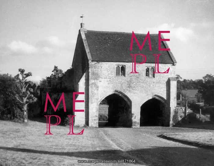 : PLACE FARM GATEHOUSE : PLACE FARM GATEHOUSE