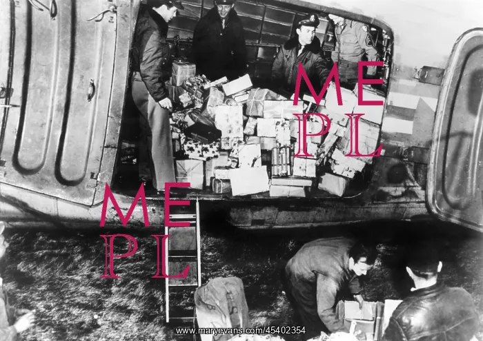  : A plane-load of Christmas presents from the USA