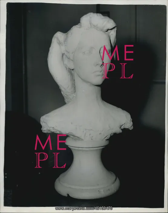 : Plaster cast resembling Queen Elizabeth II removed : Plaster cast resembling Queen Elizabeth II removed
