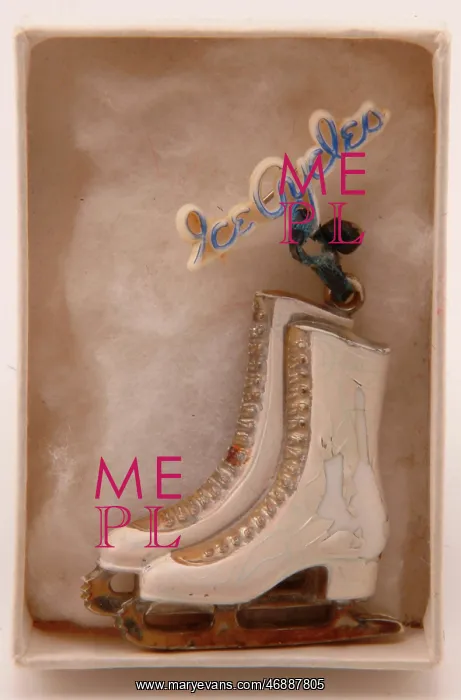 : US plastic Ice Cycles Pin - Pair of White Ice Skates : US plastic Ice Cycles Pin - Pair of White Ice Skates
