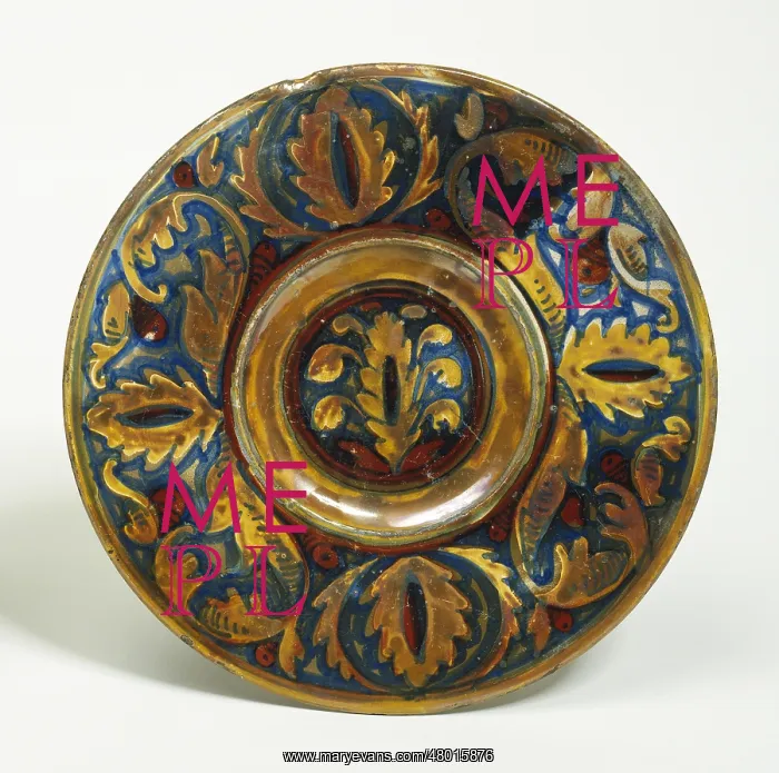 : Plate with plant decorations : Plate with plant decorations