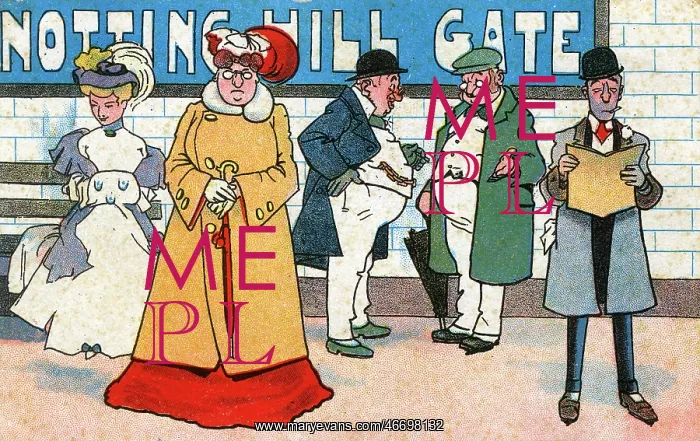 : Platform of Notting Hill Gate Underground Station : Platform of Notting Hill Gate Underground Station