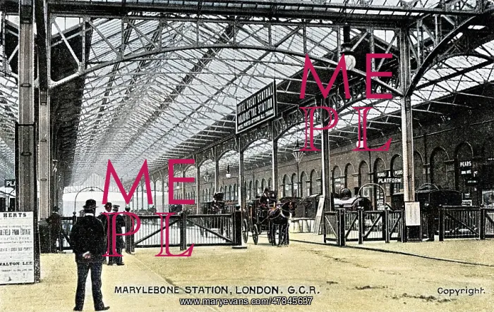 : Platform scene at Marylebone Station, London : Platform scene at Marylebone Station, London