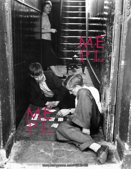 : PLAYING CARDS IN DOORWAY : PLAYING CARDS IN DOORWAY