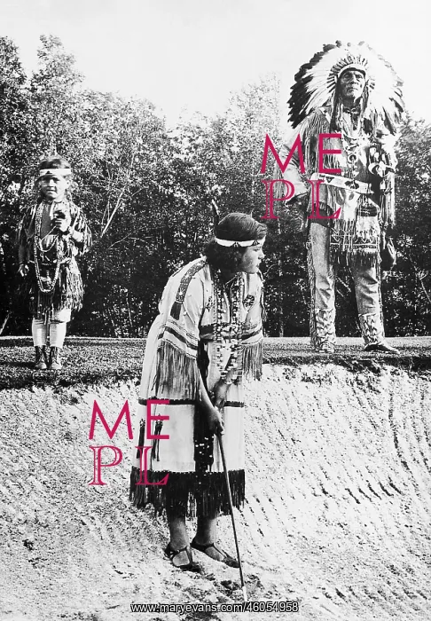 : Playing golf in the Indian reservation : Playing golf in the Indian reservation