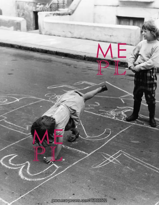 : PLAYING HOSCOTCH 1958 : PLAYING HOSCOTCH 1958