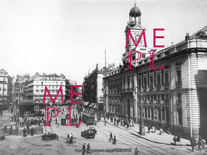 : Plaza Puerta del Sol, Madrid, Spain : Plaza Puerta del Sol, Madrid, Spain