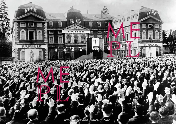 : Pledge before Petain in Puy, 1941 : Pledge before Petain in Puy, 1941