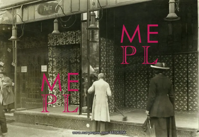 : Plundered shop window in Gruenberg, 1919 : Plundered shop window in Gruenberg, 1919