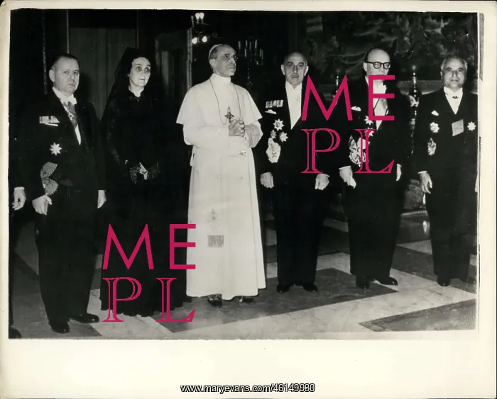 : PM Papagos of Greece received by Pope in Rome : PM Papagos of Greece received by Pope in Rome