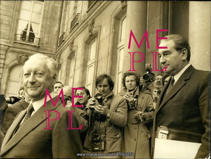 : PM Pierre Messmer and Joseph Comiti leave Elysee Palace : PM Pierre Messmer and Joseph Comiti leave Elysee Palace