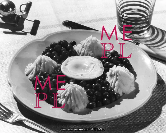 : POACHED EGG & PEAS : POACHED EGG & PEAS
