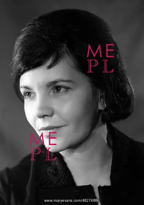 : Poet Rimma Kazakova : Poet Rimma Kazakova