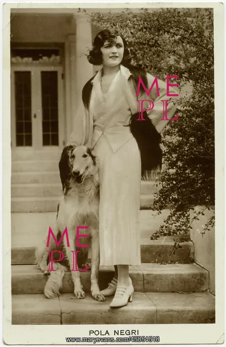  : Pola Negri