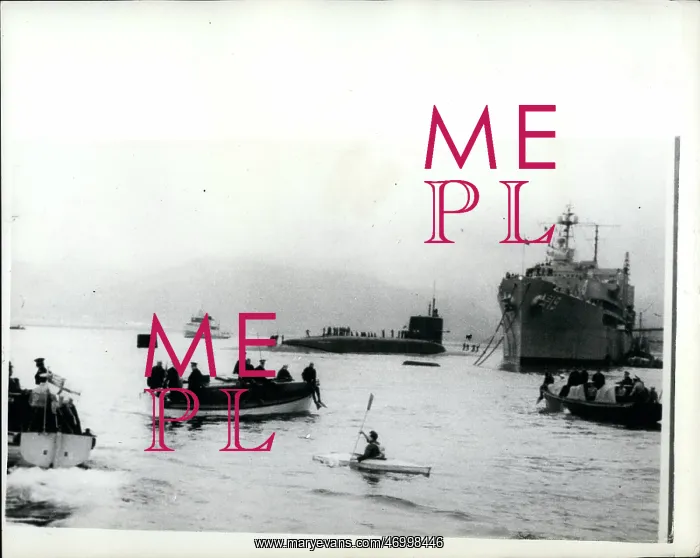 : Polaris submarine Patrick Henry with protesting canoeist : Polaris submarine Patrick Henry with protesting canoeist