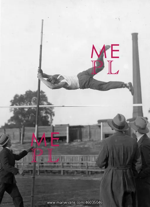 : Pole vaulter : Pole vaulter