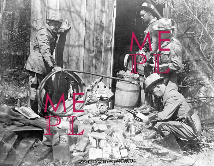 : POLICE & BOOTLEGGERS : POLICE & BOOTLEGGERS