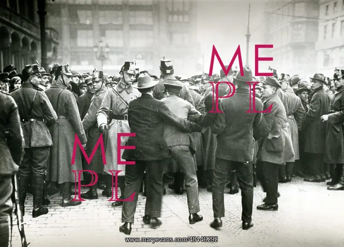 : Police confronting demonstrators