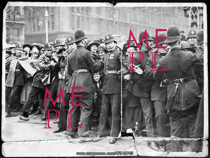 : POLICE CROWD CONTROL : POLICE CROWD CONTROL