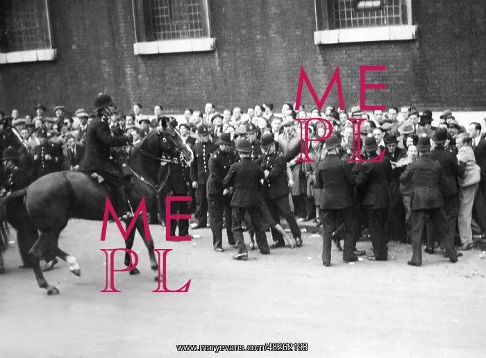 : Police and demonstrators in London, 1937 : Police and demonstrators in London, 1937