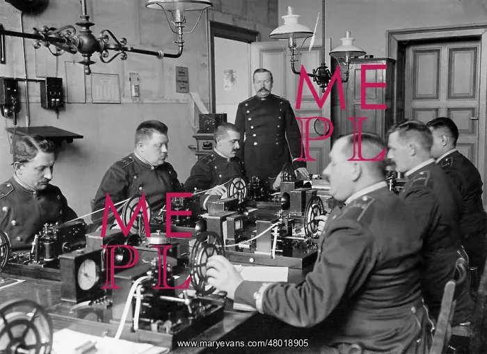 : Police learn how to send telegraphs, 1911 : Police learn how to send telegraphs, 1911