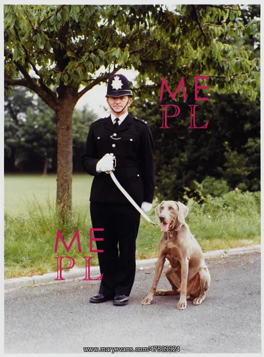  : POLICE OFFICER AND DOG