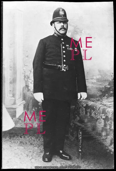 : POLICE OFFICER UNIFORM : POLICE OFFICER UNIFORM