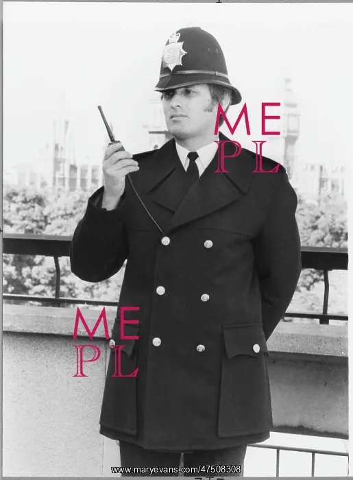 : POLICE OFFICER UNIFORM : POLICE OFFICER UNIFORM