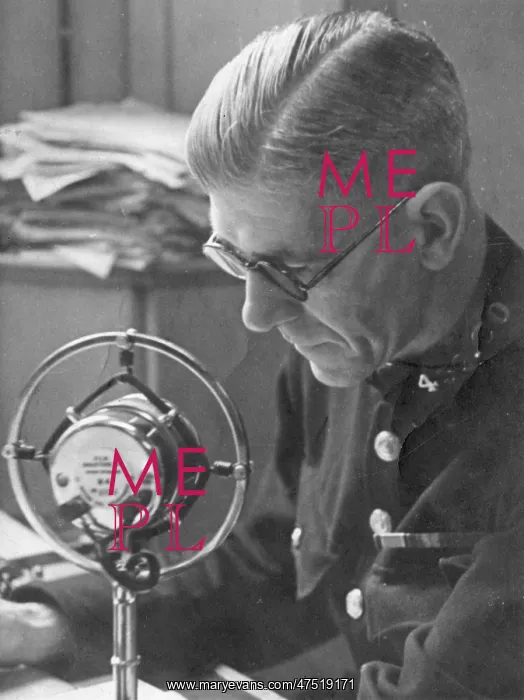  : Police radio operator