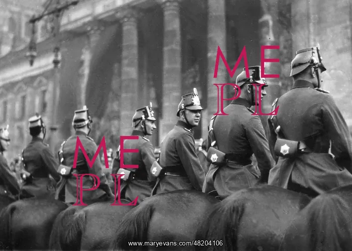 : Police at the Reichstag, 1932 : Police at the Reichstag, 1932