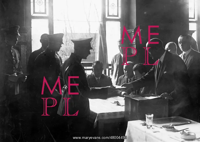 : Police voting for the Prussian State Parliament : Police voting for the Prussian State Parliament