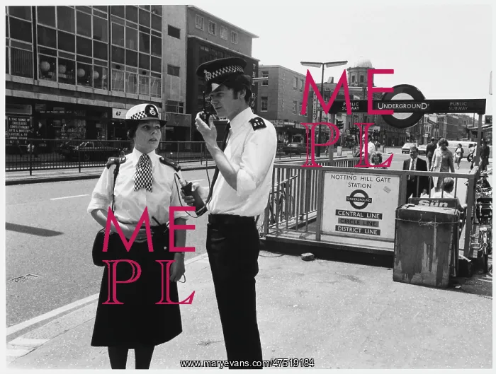 : POLICE ON WALKIE TALKIE : POLICE ON WALKIE TALKIE