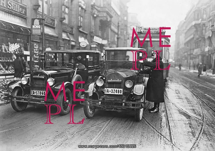 : Policeman in Berlin, 1929 : Policeman in Berlin, 1929