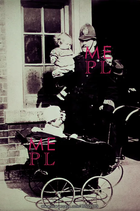 : Policeman with two children : Policeman with two children