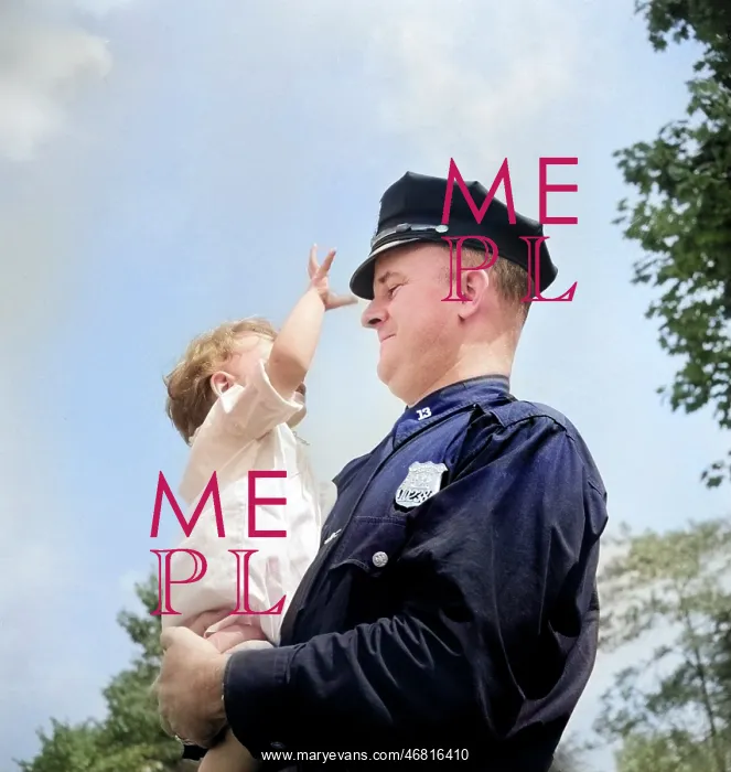 : policeman - cop - child : policeman - cop - child
