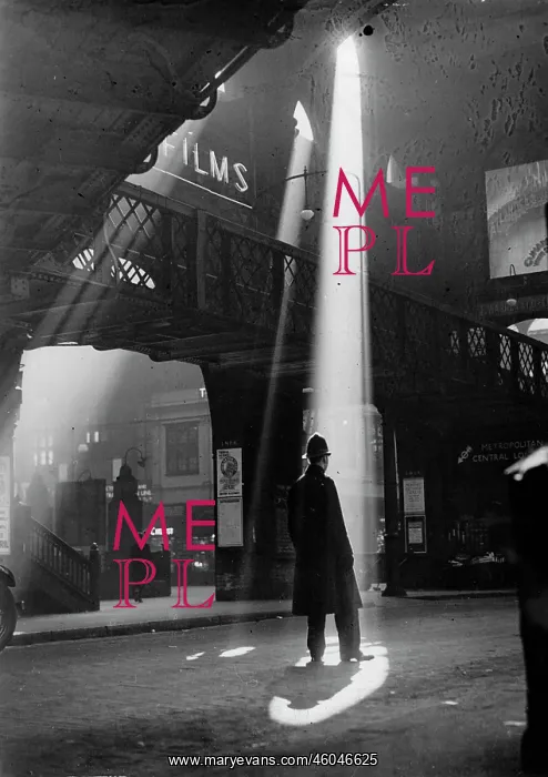 : Policeman at Liverpool St. Station : Policeman at Liverpool St. Station