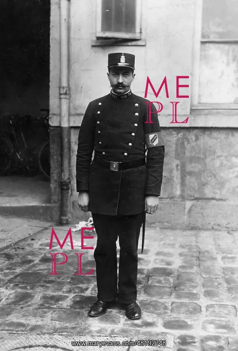 : Policeman in Paris, 1908 : Policeman in Paris, 1908