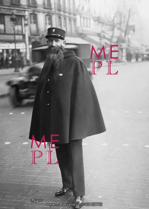  : Policeman in Paris, 1933