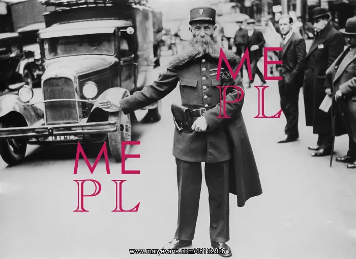 : Policeman in Paris, 1933 : Policeman in Paris, 1933
