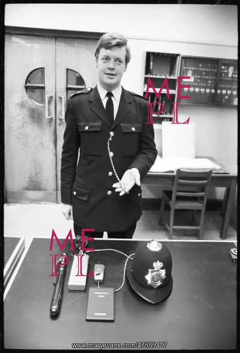  : POLICEMAN AND WHISTLE