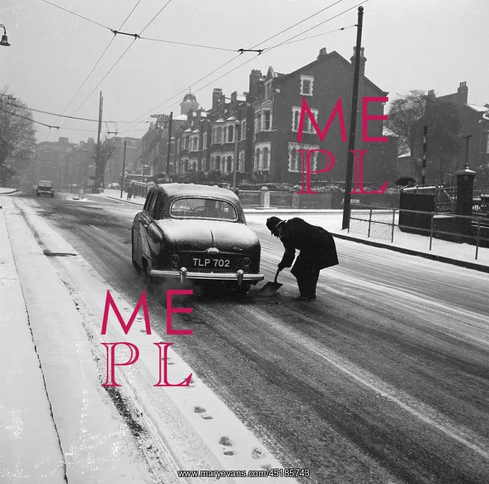 : Policeman in winter : Policeman in winter
