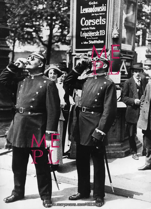 : Policemen, 1914 : Policemen, 1914