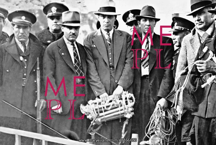 : Policemen after the assassination attempt on Leon Trotsky, 1 : Policemen after the assassination attempt on Leon Trotsky, 1