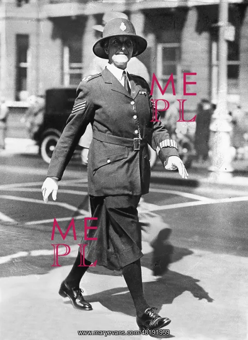 : Policewoman in London, 1934 : Policewoman in London, 1934