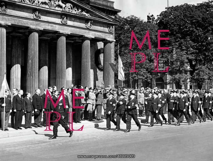 : Polish delegation visits Berlin, 1938 : Polish delegation visits Berlin, 1938