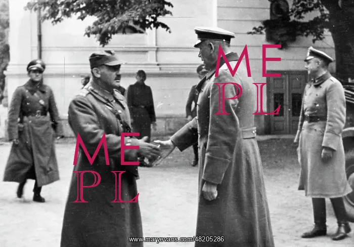 : A Polish peace envoy and a German officer : A Polish peace envoy and a German officer