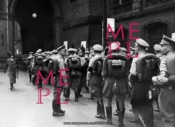 : Political leaders go to Nuremberg, 1934 : Political leaders go to Nuremberg, 1934